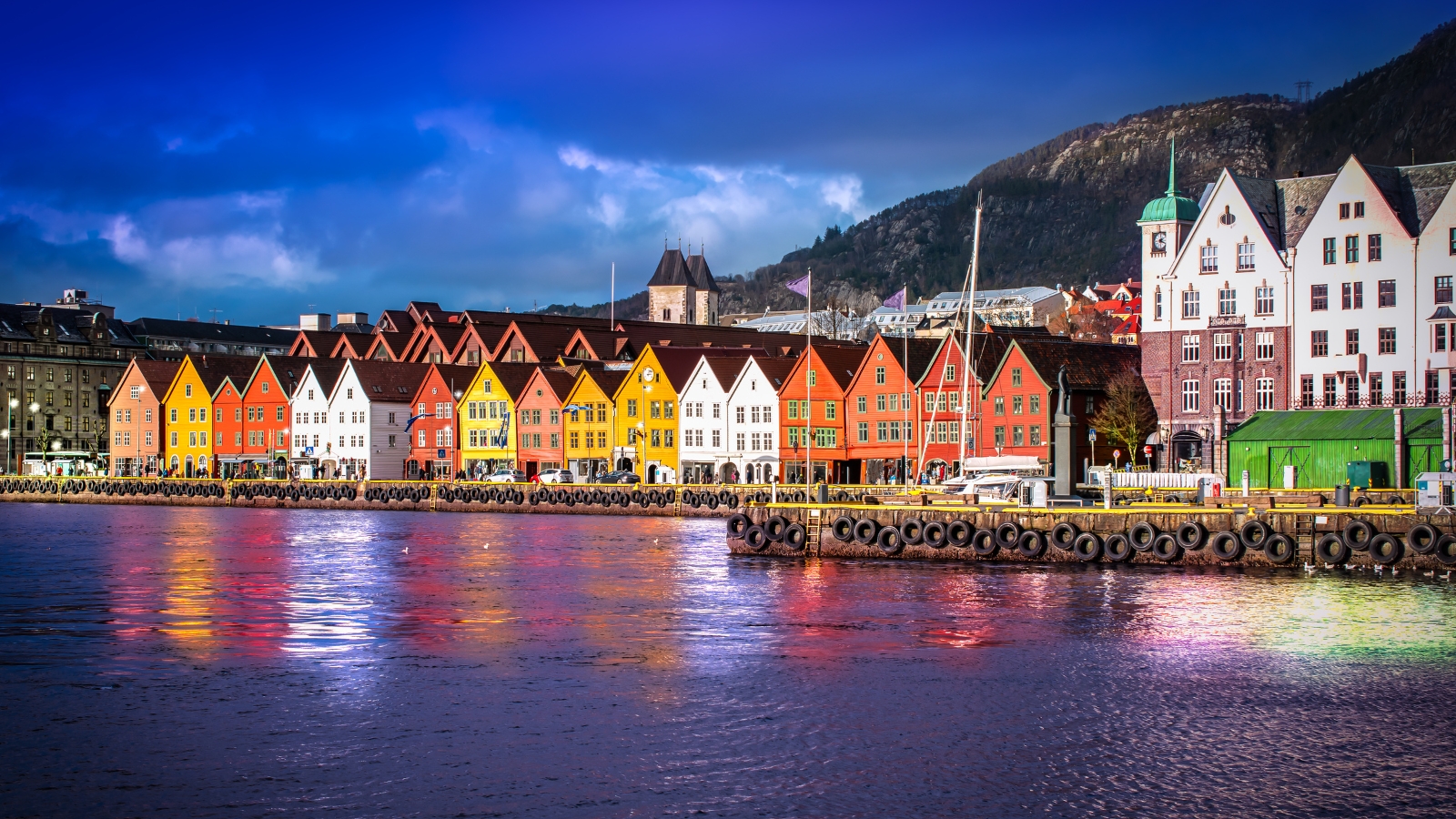 Bergen e Bryggen: case colorate in legno sul porto, atmosfera nordica
